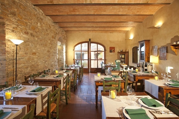 Resto Plus restaurant interior